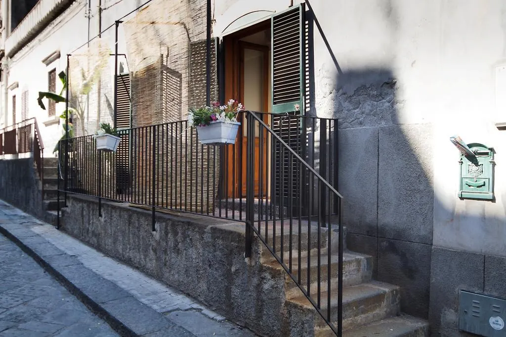 Apartment Dentro Le Mura Catania Italy